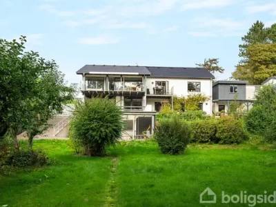 Til leje: Bakkedraget 4A, H&oslash;jbjerg - R&aelig;kkehus p&aring; 210 m&sup2;