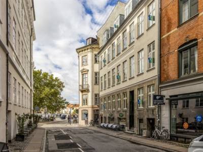 Ejerlejlighed med 4 v&aelig;relser Fortunstr&aelig;de 4, 3. tv., 1065 K&oslash;benhavn K